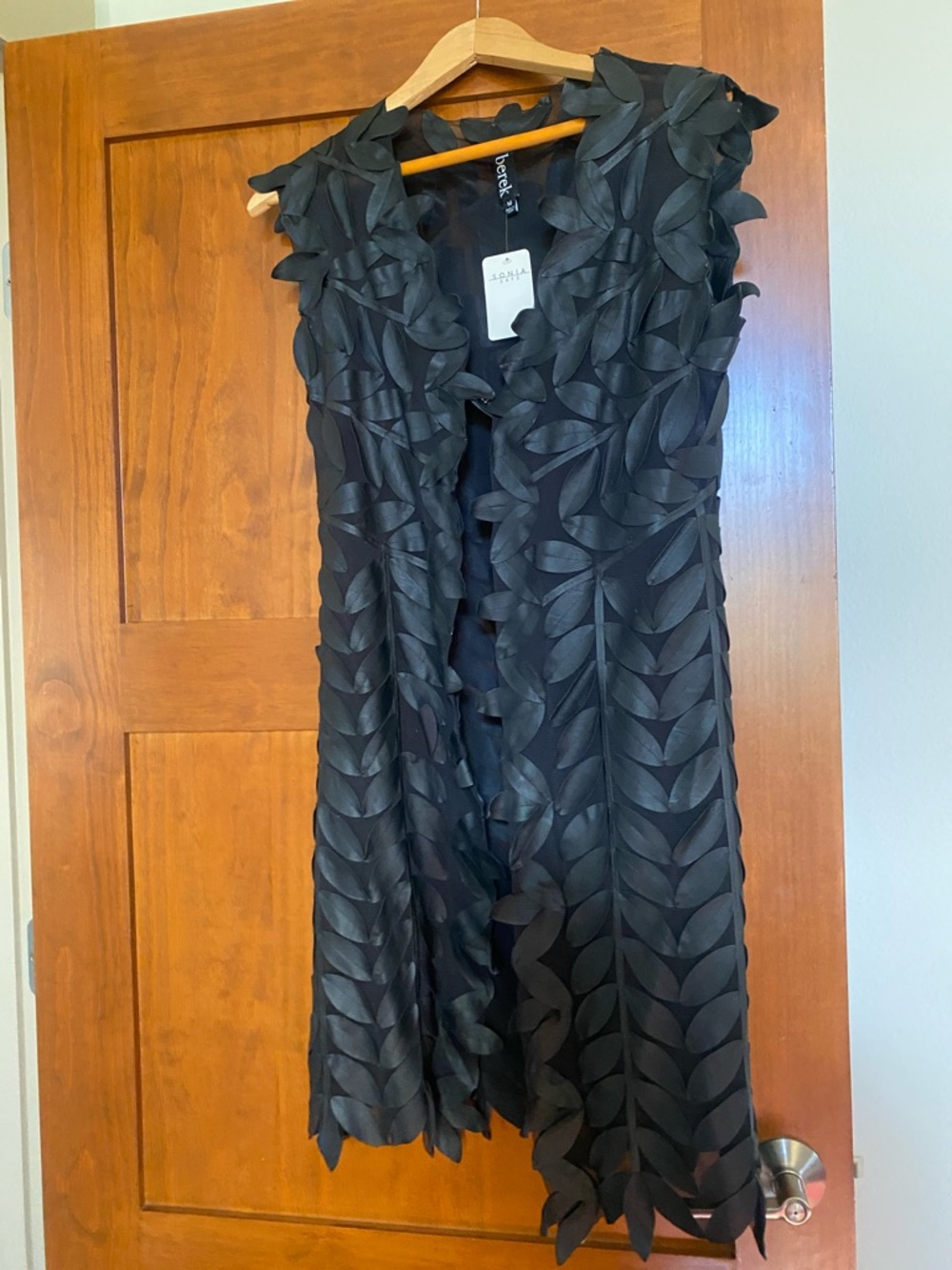 berek Black Sleeveless Leaf Appliqué Vest